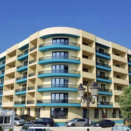 Relax Promenada Mamaia Nord Apartment *